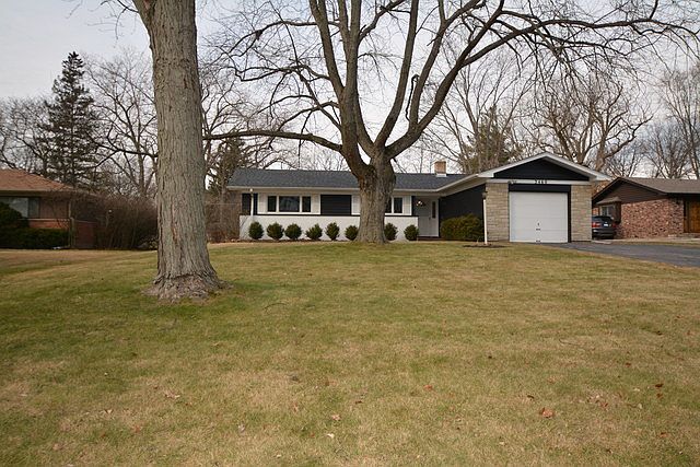 1st image of 3460 Summit Ave