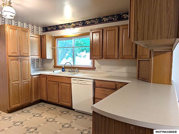 4th image of 808 N Harrison Ave