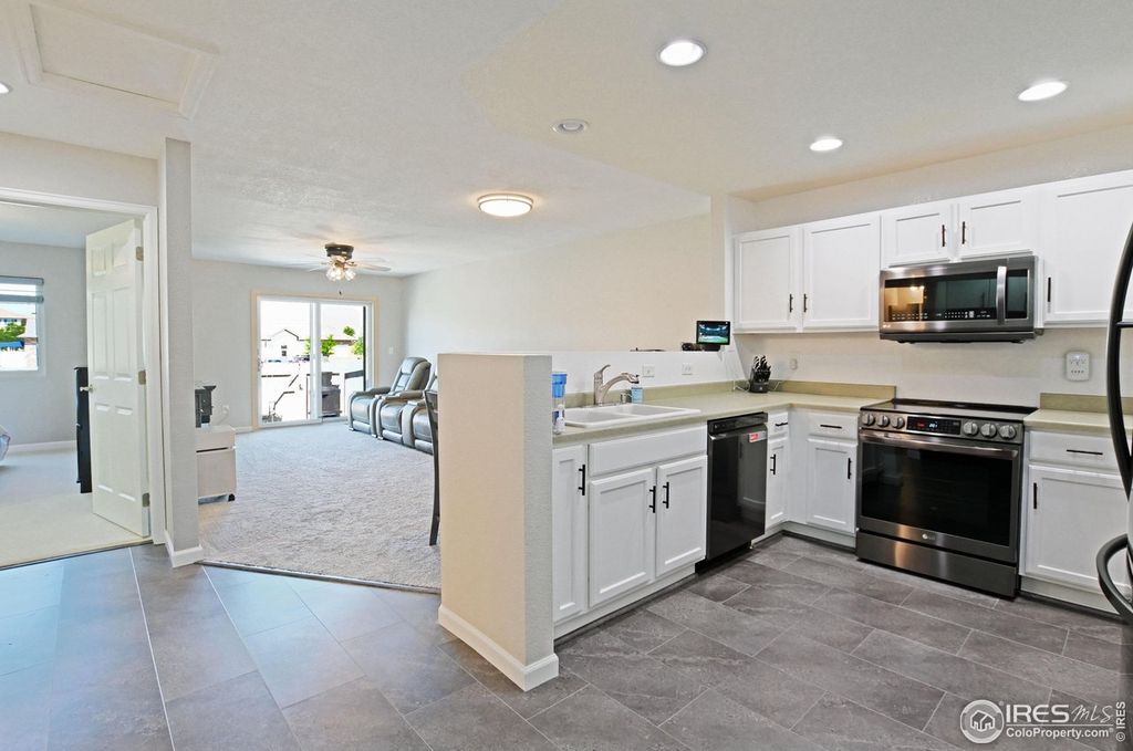 1555 Oak Creek Dr