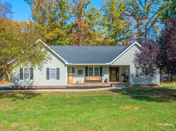1196 Howardsville Tpke, Stuarts Draft, VA 24477