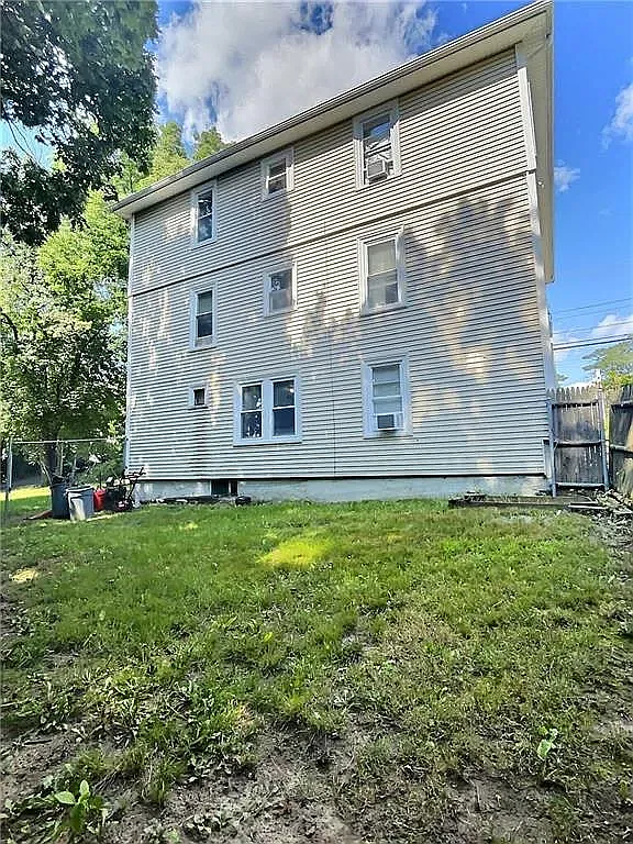 3 bed, $2,000 — Photo 3