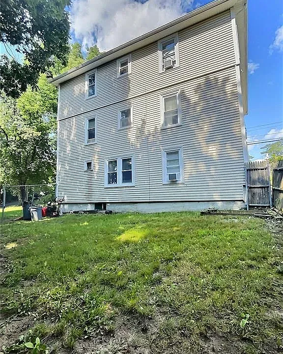 Building Photo 3