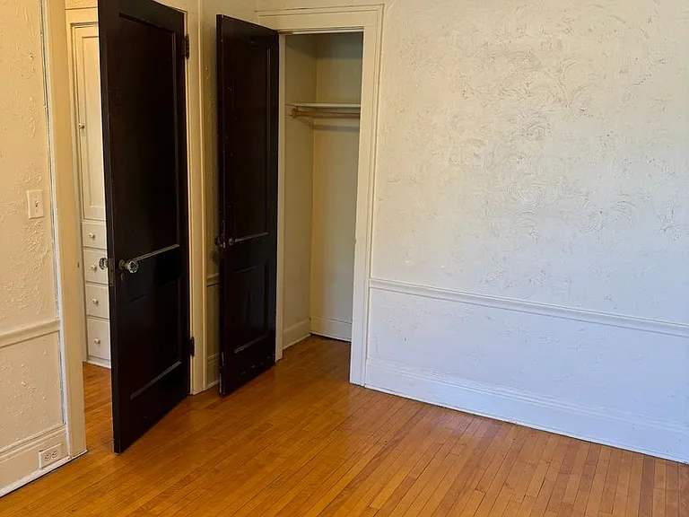 2212 Girard Ave. S — Photo 8