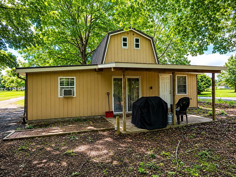 1st image of 1084 Yale Farm Rd