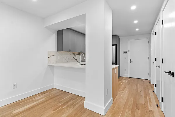 Rented by Leasing Management LLC | media 25