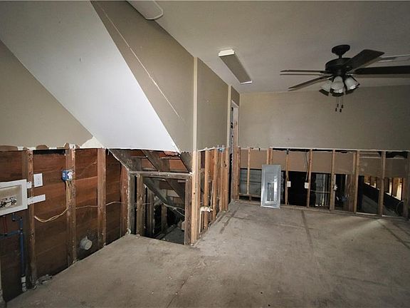 4th image of 102 Broussard Dr