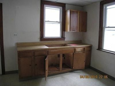 4th image of 945 Fairwood Ave