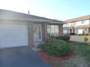 11030 S Roberts Rd UNIT 1, Palos Hills, IL 60465