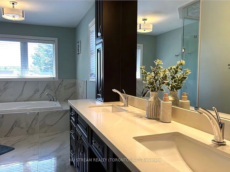 31 Ashfield Dr — Photo 24