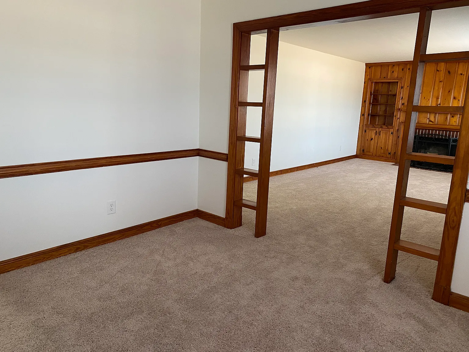 3 bed, 1.5 bath, 1304 sqft, $2,100 — Photo 3