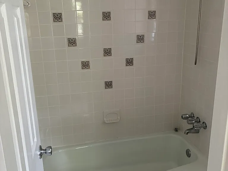 450 Baltimore Ave — Photo 9