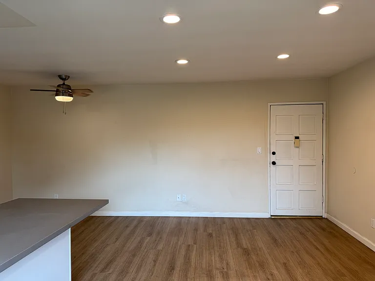 3910 Beethoven St #6 — Photo 7