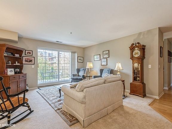 5th image of 143 Hunt Club Dr #143