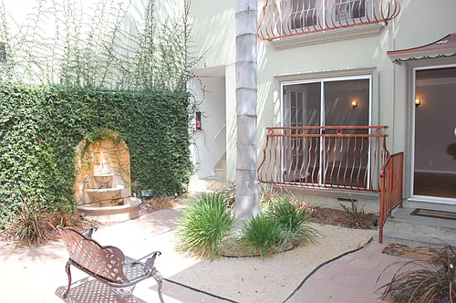 432 S Doheny Dr #3A Photo 1