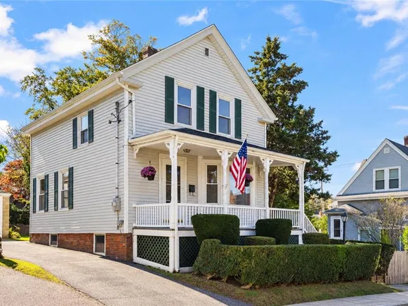 1 Russell Ave, Newport, RI 02840