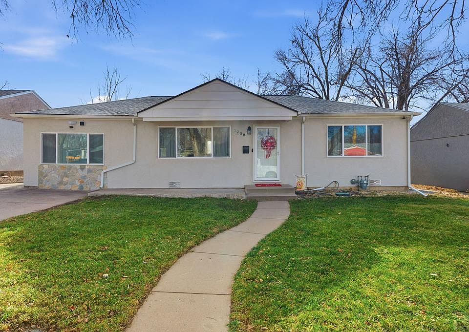 1st image of 1208 Alexander Cir