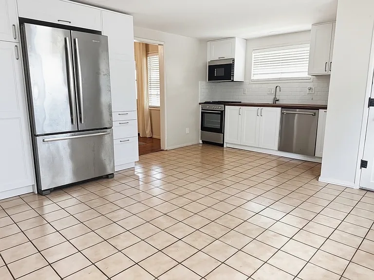 1580 E Via Verde St — Photo 4