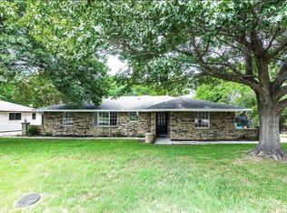 934 Randy Rd, Cedar Hill, TX 75104