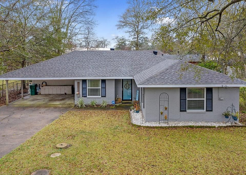 1st image of 2613 Prienwood Dr