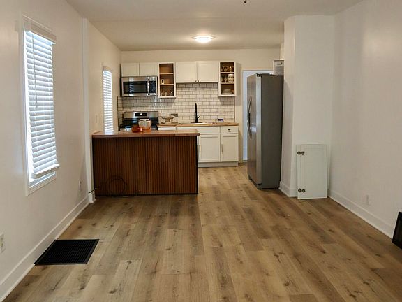 3rd image of 4001 Virginia St