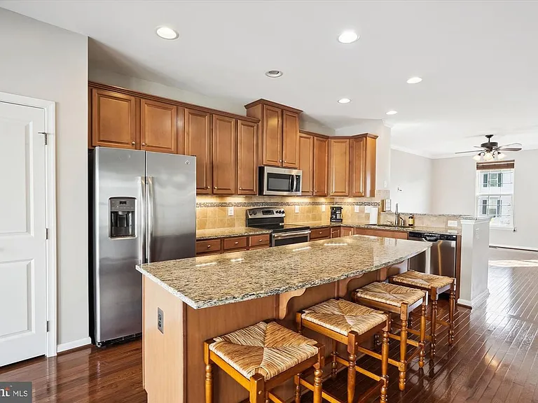 7106 Santa Cruz Pl — Photo 10
