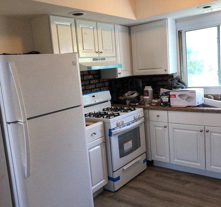 2nd image of 23 Willowbrook Ct
