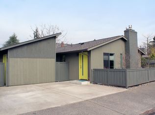 7325-7327 NE Halsey St, Portland, OR 97213