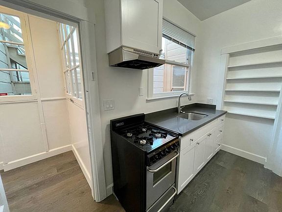 2nd image of 1357 Clay St APT 10