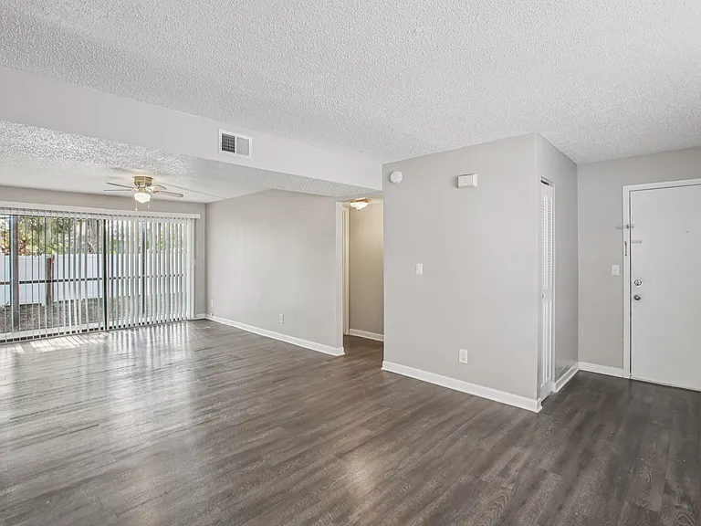 Meridian Luxury Condominiums — Photo 5