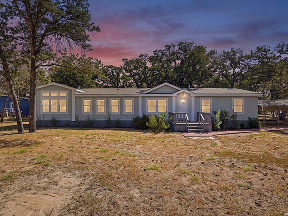 2nd image of 180 Sandy Oaks