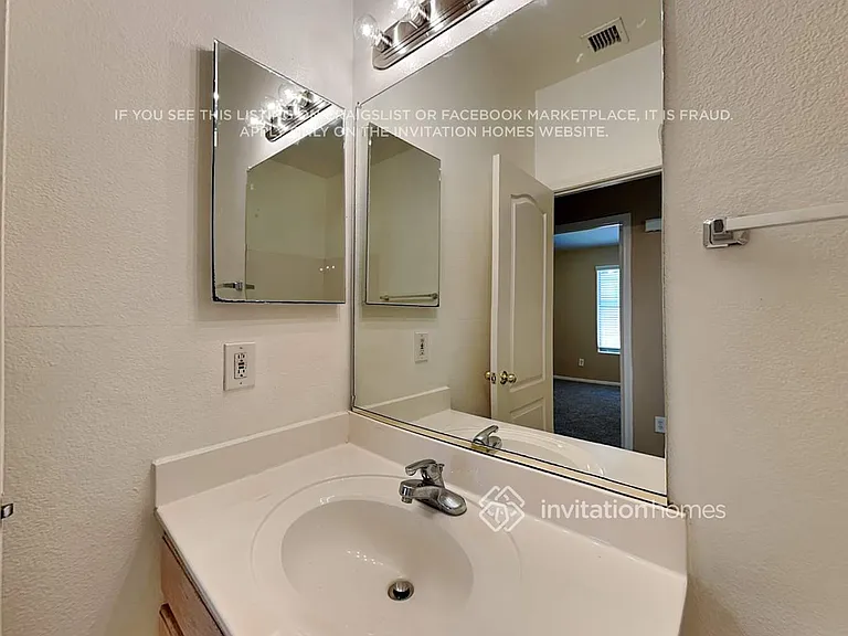 9832 E Olla Ave — Photo 18