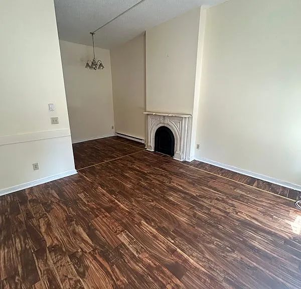 469 Clinton Ave — Photo 2