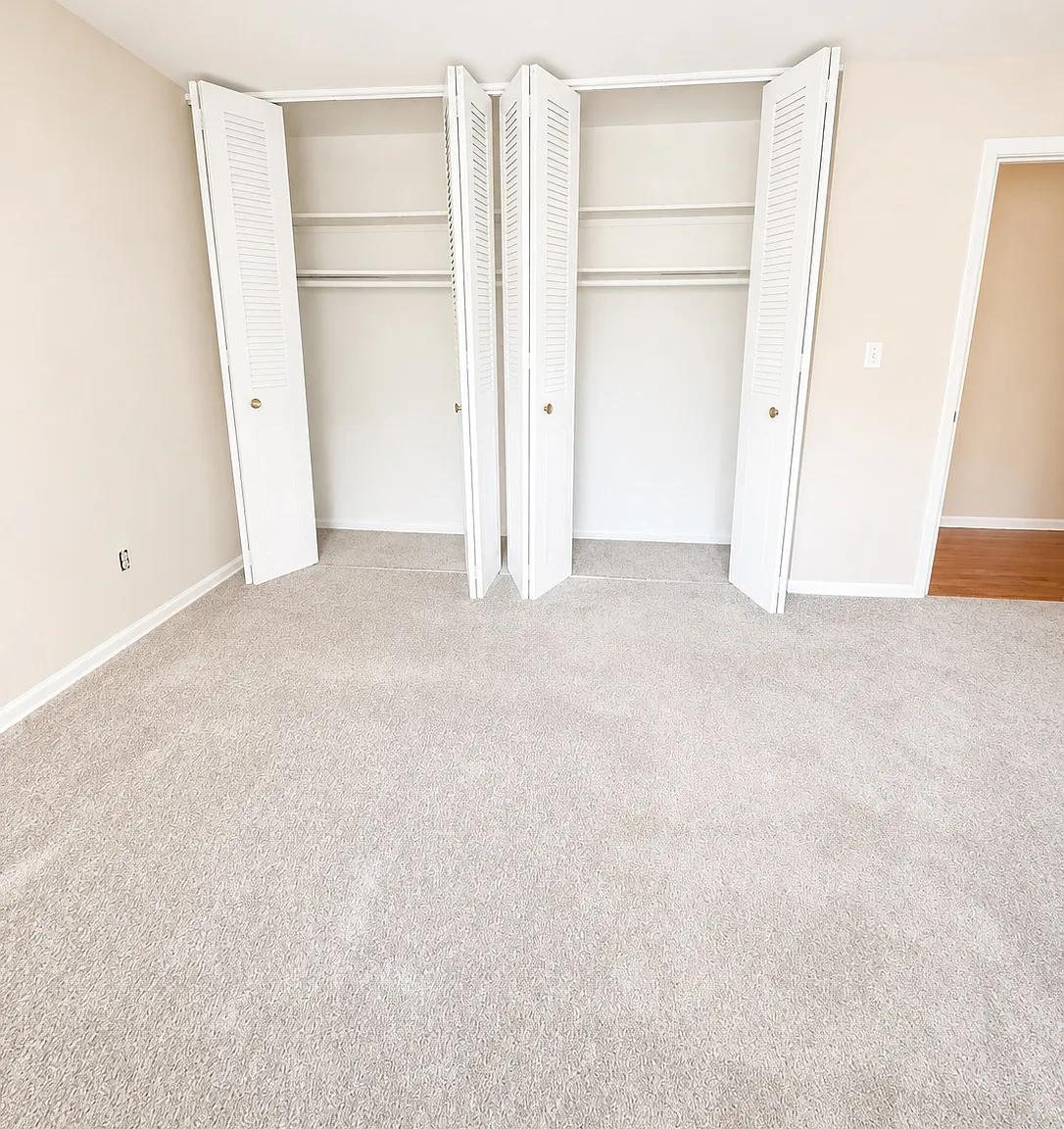 3 bed, 1300 sqft, $3,100 — Photo 4