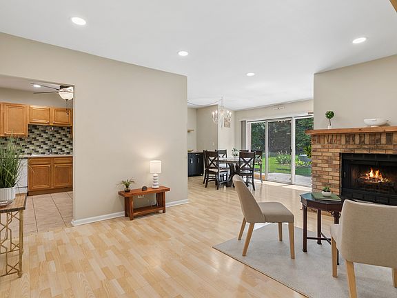 3rd image of 503 Country Ln