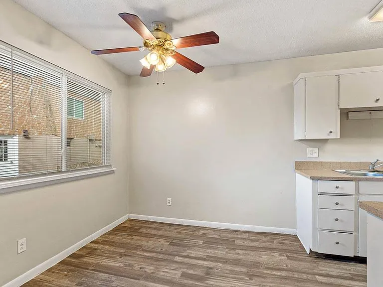 Stoneside Apartments — Photo 53