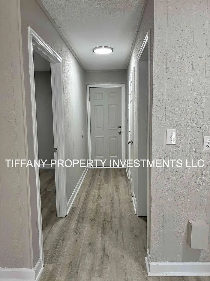 2 bed, 1.0 bath, $915 — Photo 4