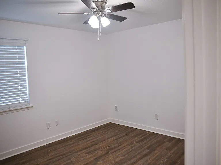 617 Holyoke Ct #D — Photo 10