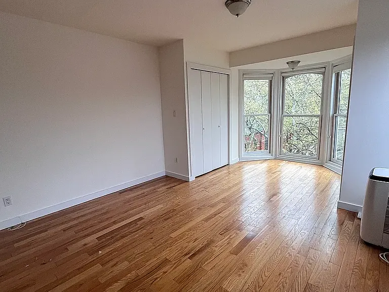 20 Sidney Pl #4B — Photo 8
