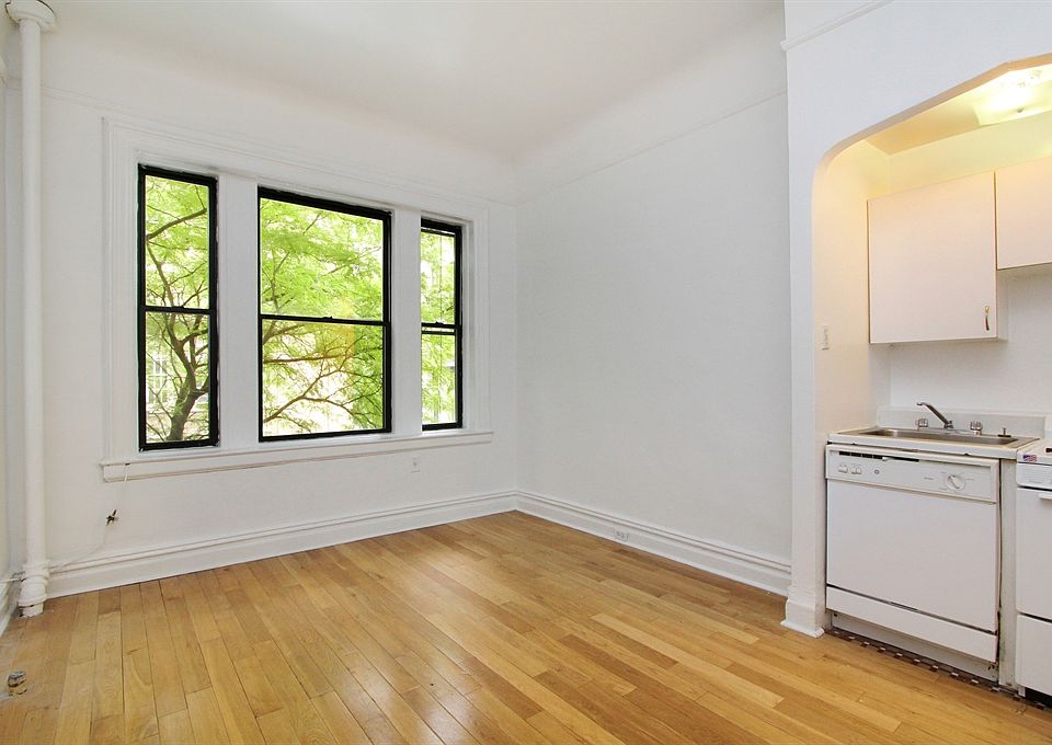 1st image of 125 E 17th St APT 36