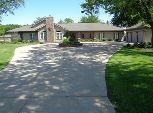 1407 39th Ave NE, Austin, MN 55912