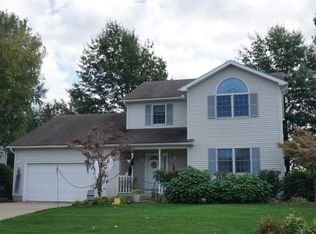 2221 Foxboro Ct, Erie, PA 16510