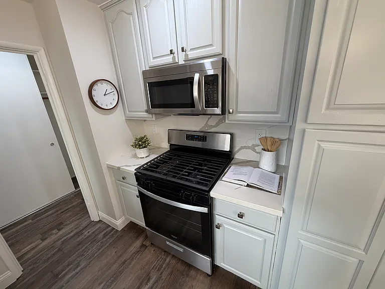 910 Helen Dr — Photo 7