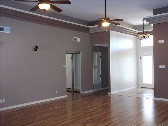 3rd image of 5956 Anapaula Dr