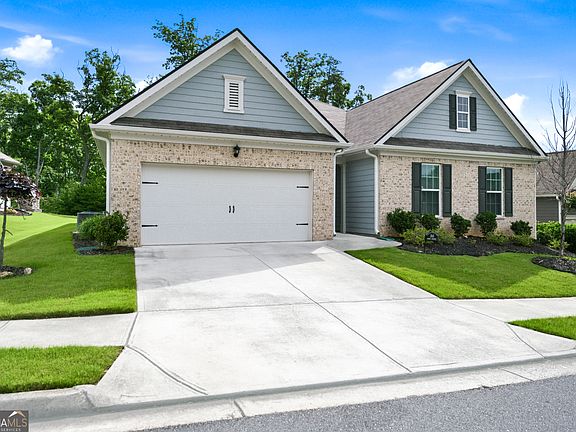 2nd image of 365 Cherokee Dr