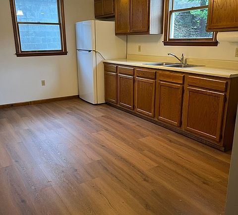 4th image of 256 Ashford Ave Floor 1