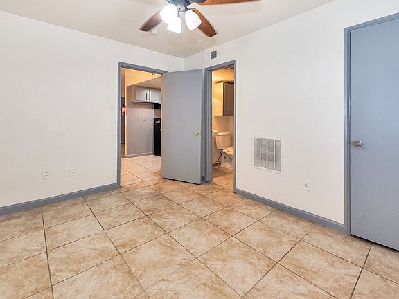 5th image of 1800 N Wayside Dr #1