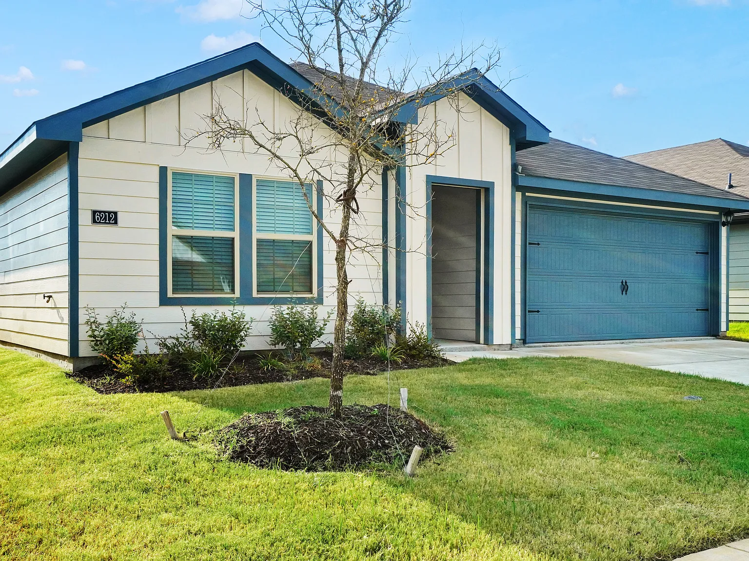 4 bed, 1801 sqft, $2,225 — Photo 2