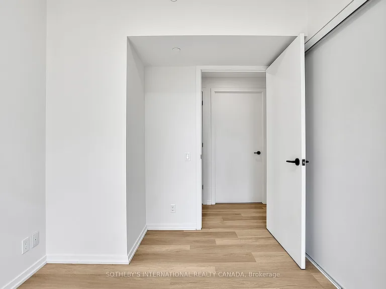 109 Erskine Ave #1110 — Photo 34