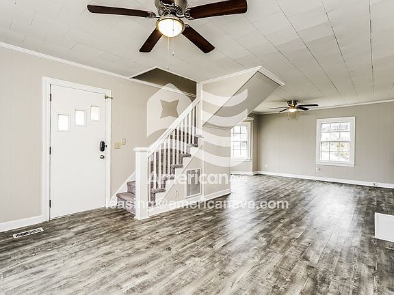 34570_003_living_room_13653402.jpg