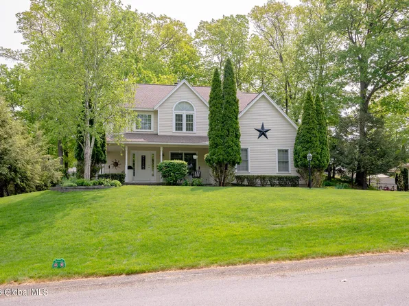 5 Sonya Place, Niskayuna, NY 12309